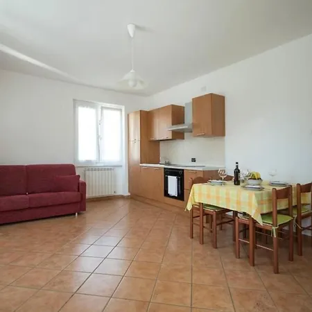 Mit Parkplatz Und In Der Naehe By Interhome *