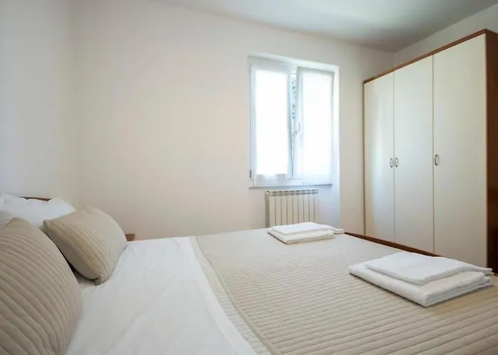 Mit Parkplatz Und In Der Naehe By Interhome Apartman *